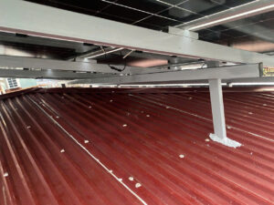 điện mặt trời có làm nóng mái nhà không?