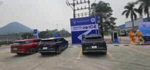 Nhà có xe điện nên lắp điện mặt trời bao nhiêu kW