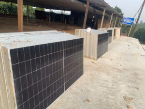 công trình điện mặt trời cho trang trại gà tại Phong Châu