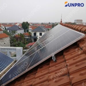 Điện mặt trời dùng được bao nhiêu năm