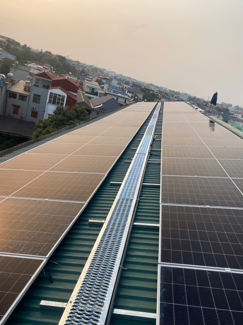 Hệ điện mặt trời cho trường học