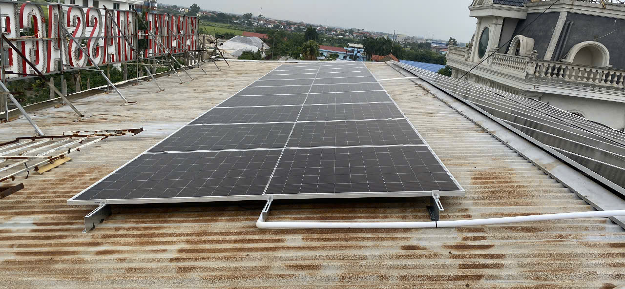 Hệ điện mặt trời 5kW gồm những thiết bị gì?