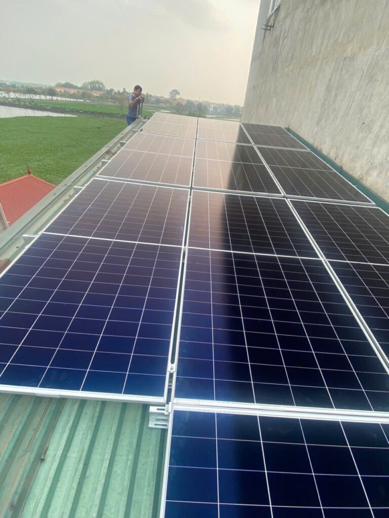Tấm pin năng lượng mặt trời