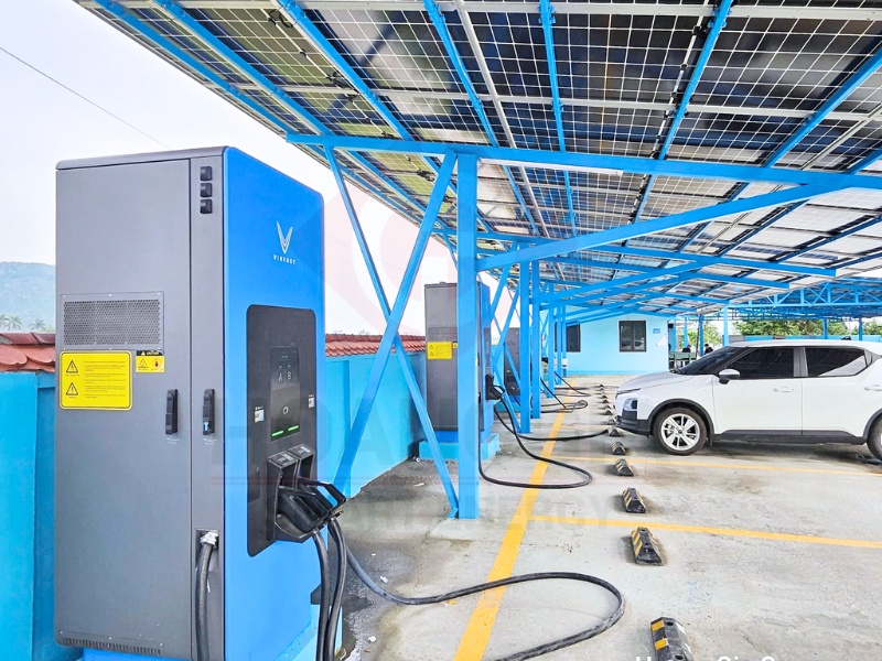 Điện mặt trời cho trạm sạc xe điện