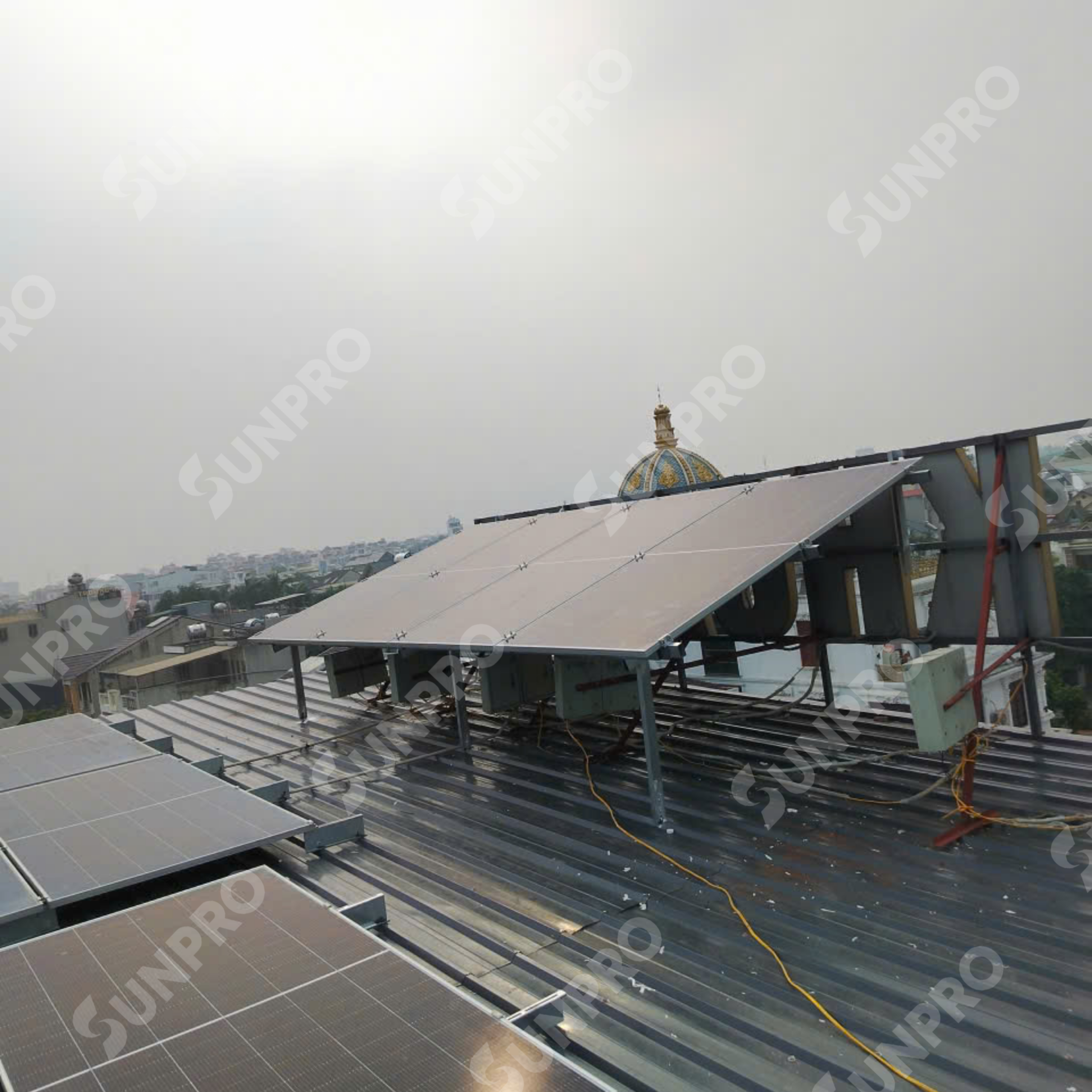 Hoàn thiện lắp đặt điện mặt trời cho nhà dân