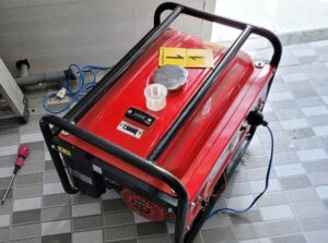 Biến tần có pin lưu trữ hay máy phát điện