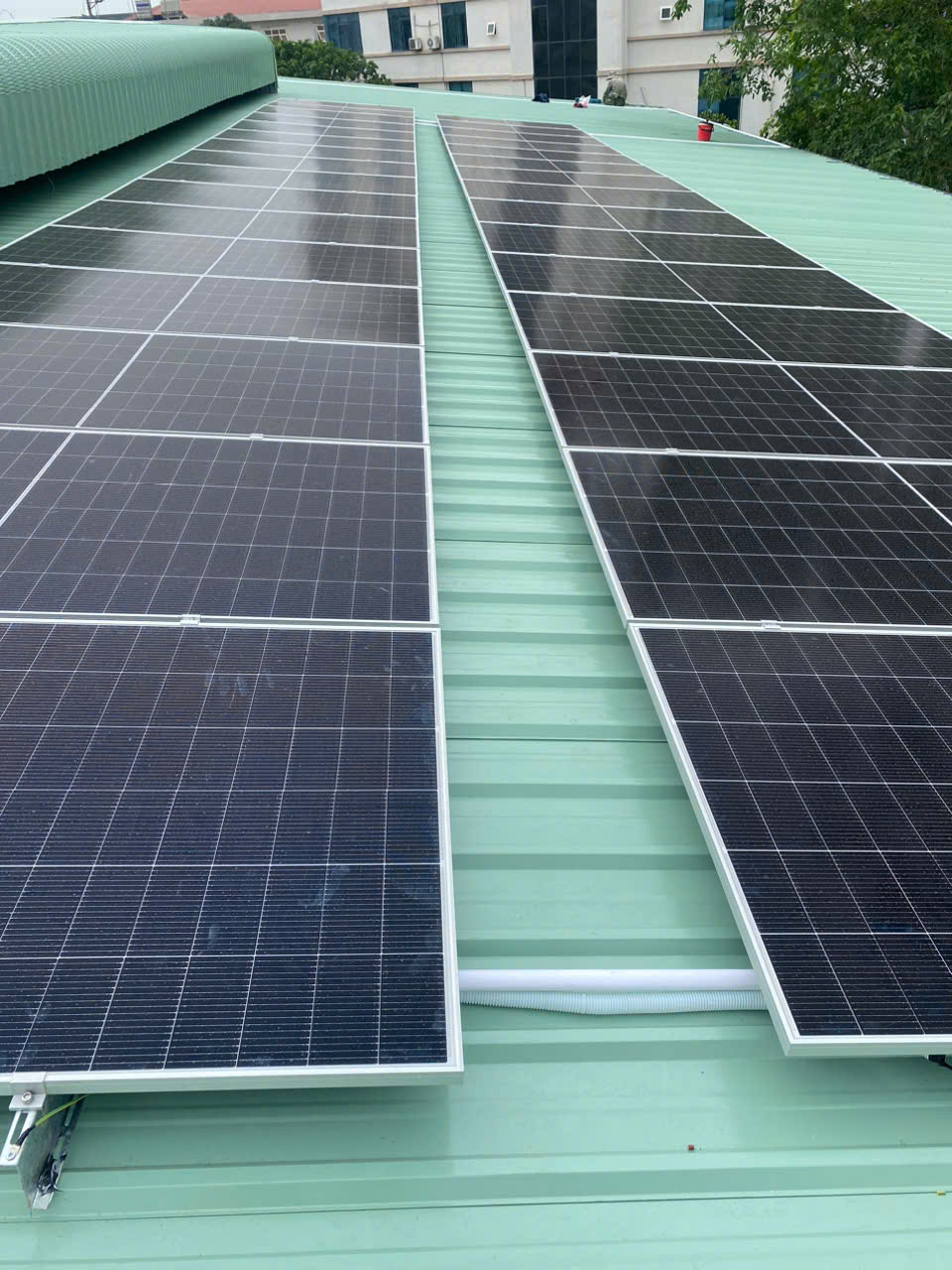 Những yếu tố ảnh hưởng đến chi phí vận hành điện mặt trời