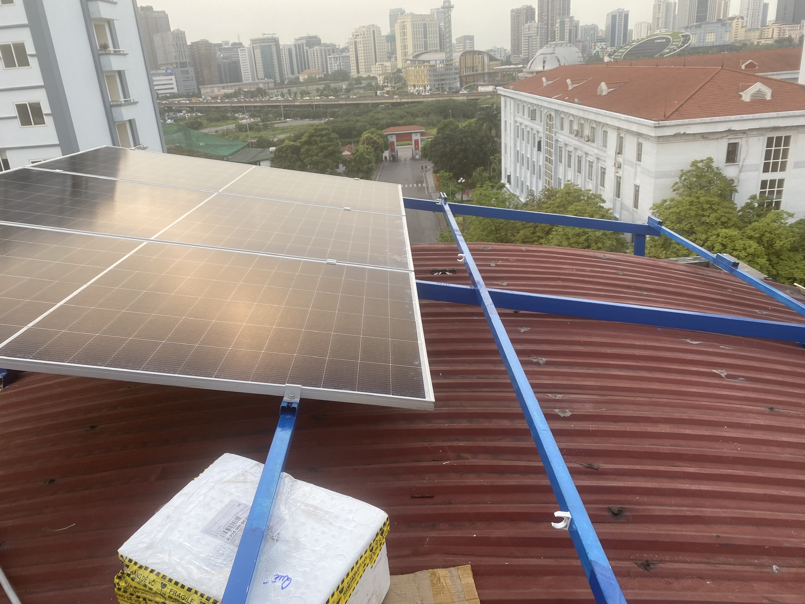 Nâng cấp lên hệ thống Điện mặt trời Hybrid có Pin lưu trữ