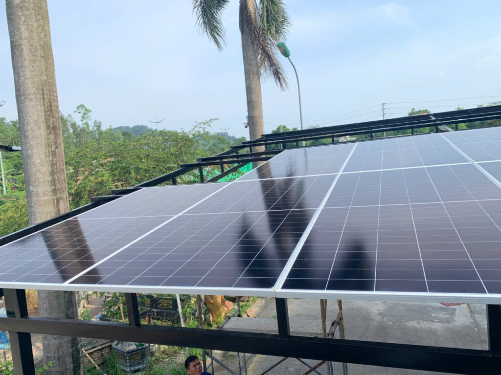 Khung giá điện mặt trời 2026