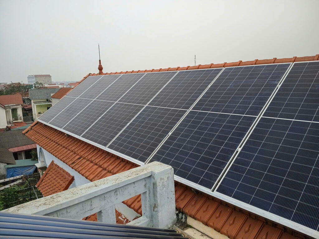 Pin năng lượng mặt trời dùng được bao nhiêu năm?